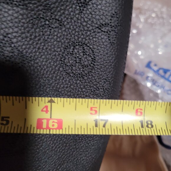 Louis Vuitton Why Knot MM Noir - Picture 12 of 16